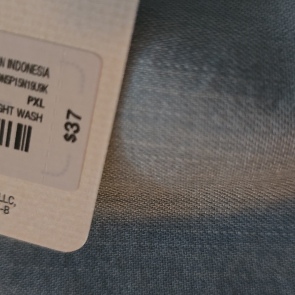 A.N.A WOMENS PETITE PLUS SIZE BLUE LIGHT WASH SHORT SLEEVE FRONT BUTTON TOP PXL - Picture 14 of 15